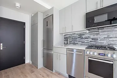 Rented by R New York