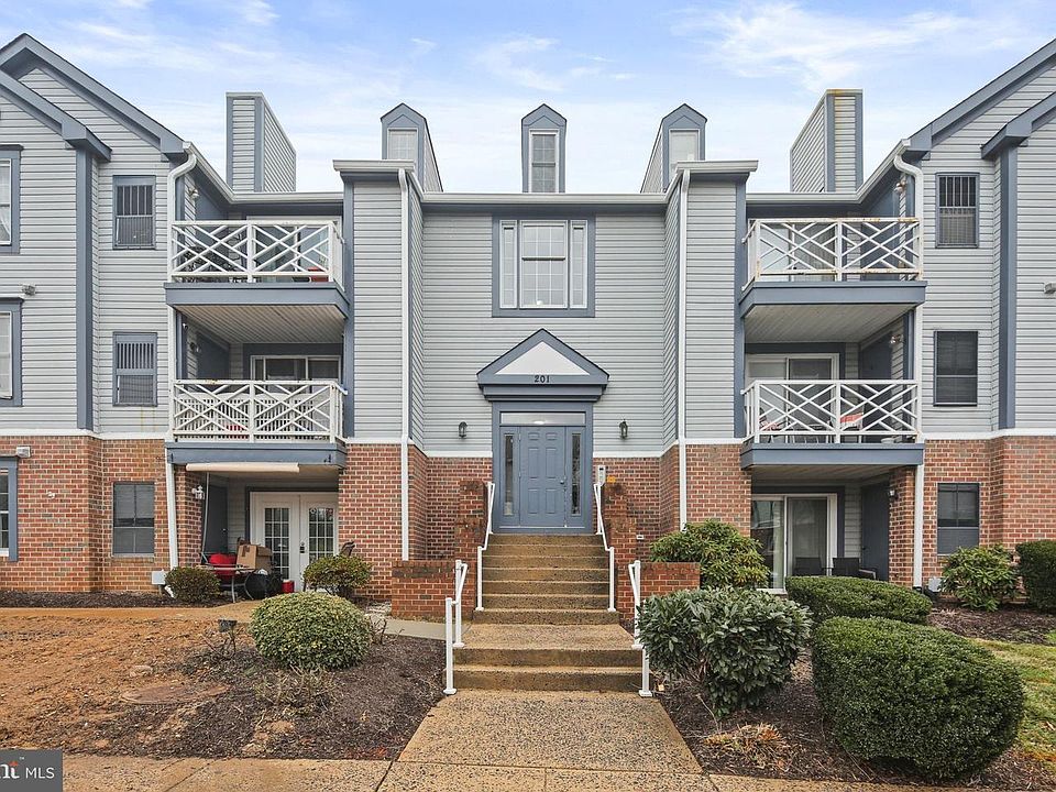 1st image of 201 Oak Leaf Cir APT L