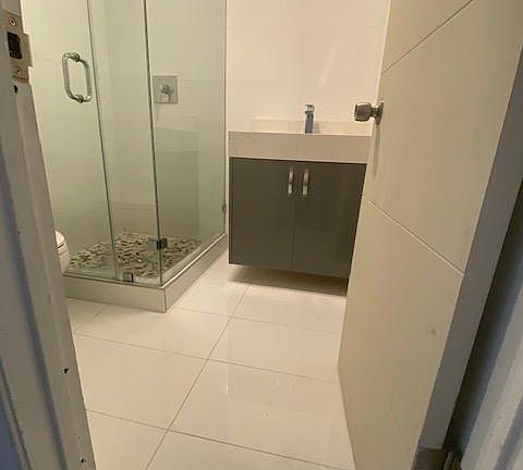 look at this amazing porcelain tile