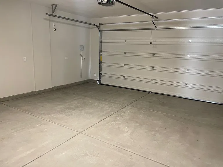 145 Medianoche St — Photo 11