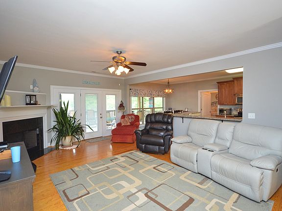 3rd image of 277 County Road 172