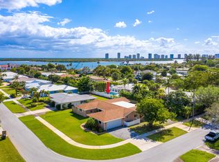 136 Cruiser Rd N, North Palm Beach, FL 33408