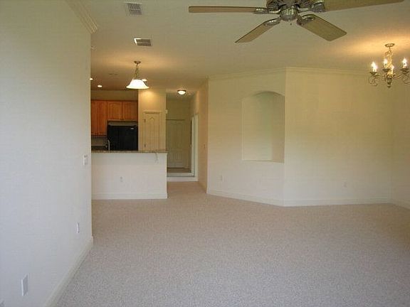 5th image of 25 Riverview Bnd N Unit 122