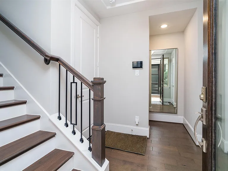 1303 Edwinstowe Trl — Photo 7