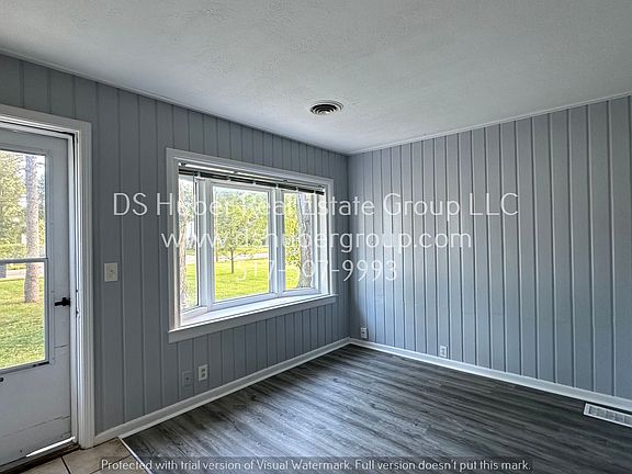 3rd image of 224 E Willard Ave