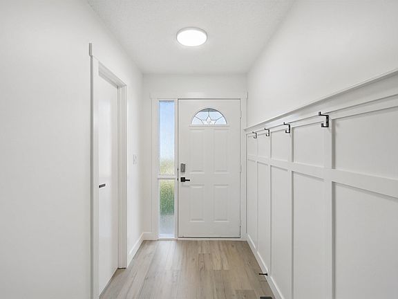 4th image of 17041 100th St NW