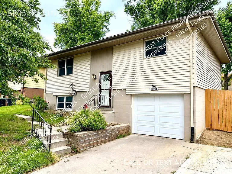 5805 S 113th St — Photo 1