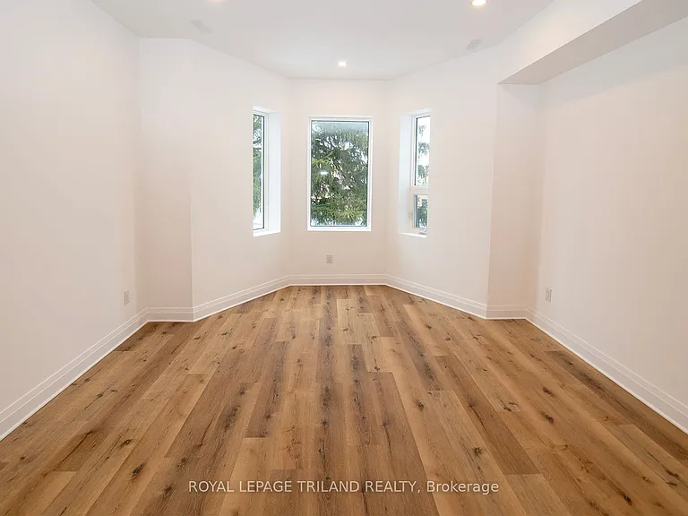 425 Dundas St #202 — Photo 10