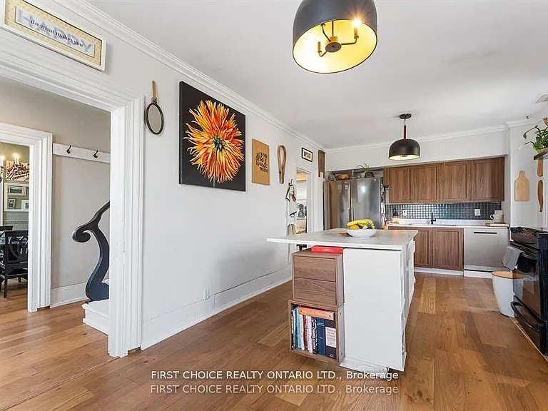 8 Campbell Reid Ct — Photo 5