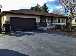 74 Meadow Dr SW, Pataskala, OH 43062