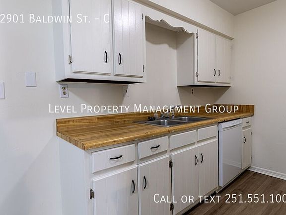 3rd image of 22901 Baldwin St #C
