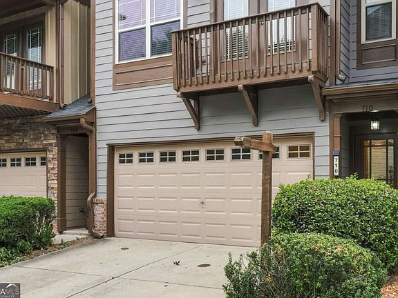 3rd image of 710 Emeril Dr