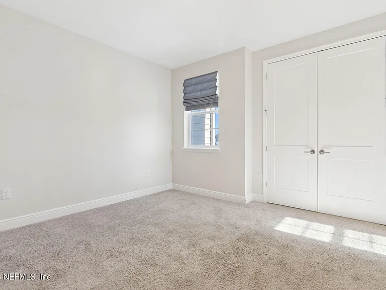 401 Marquesa Cir — Photo 35