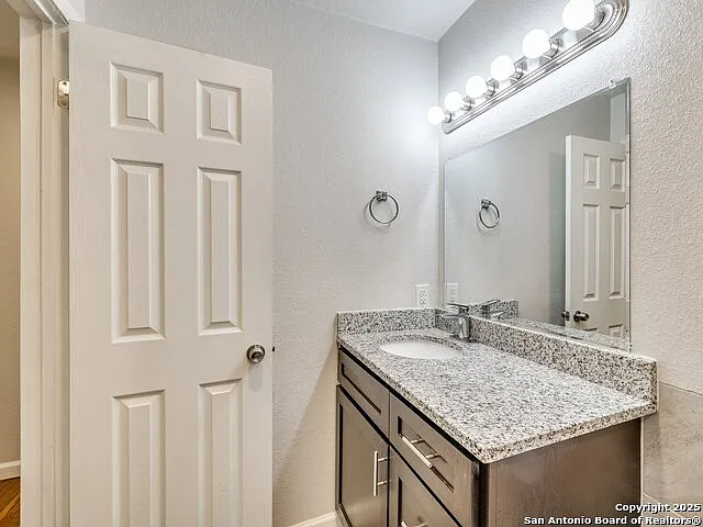 100 Lorenz Rd #1501 — Photo 17