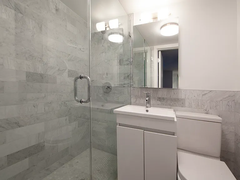 130 E 37th St #1S — Photo 4