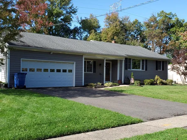 40 Anita Dr, Piscataway, NJ 08854