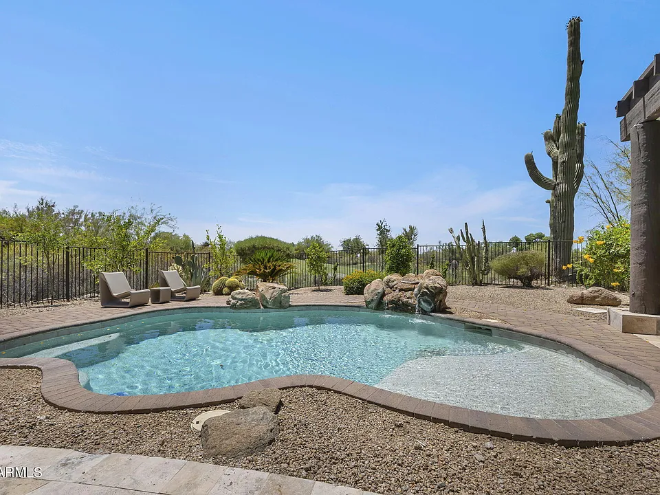3105 E Arroyo Hondo Rd