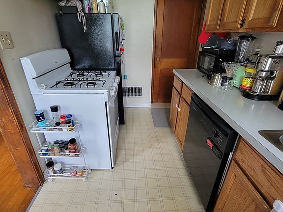 4th image of 115 E Arcadia Ave