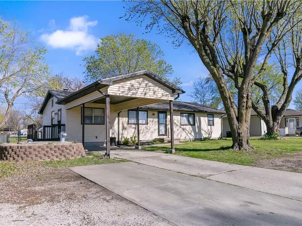 2308 Sunset Ave, Baxter Springs, KS 66713