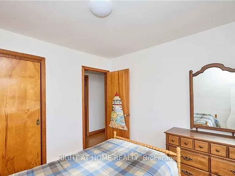 6357 Dorchester Rd — Photo 12