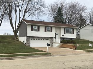 3791 Hillcrest Rd, Dubuque, IA 52002