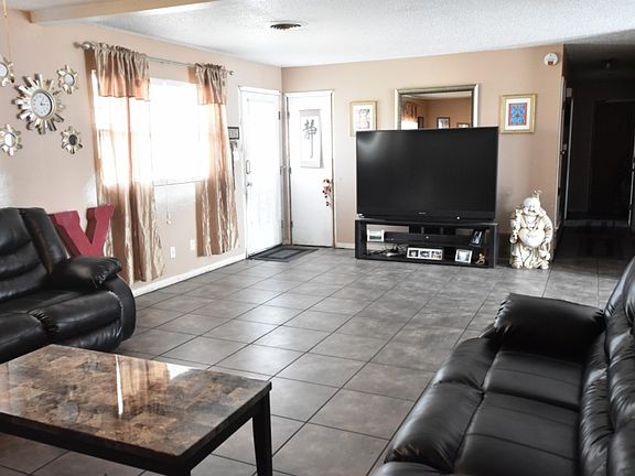 3rd image of 1632 Laura Ln