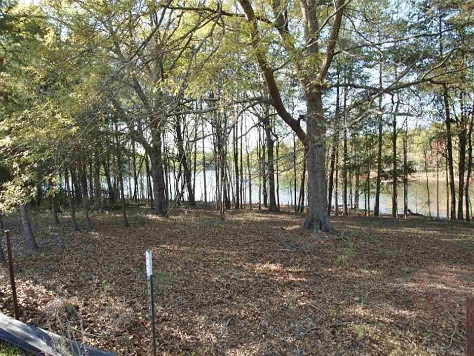 2nd image of 109 Wilderness Ln