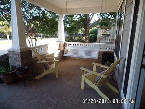 3rd image of 1801 Victoria Cir