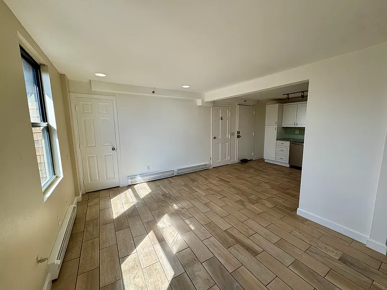 120 Spruce St #15 — Photo 6