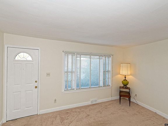 4th image of 16 N Elmhurst Ave