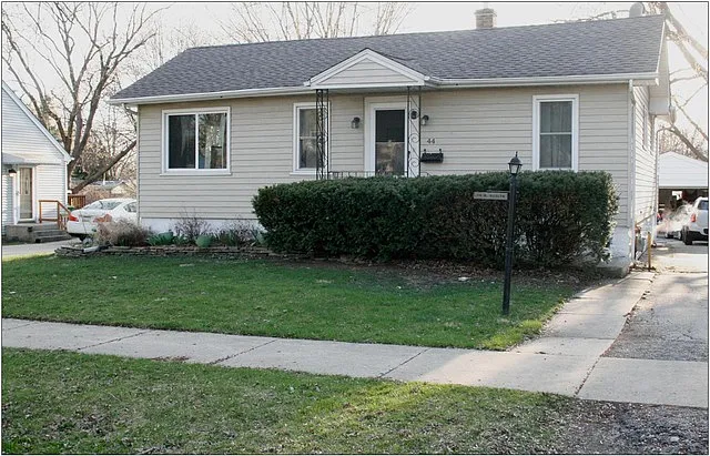 44 Roslyn Rd photo 1