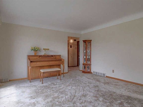 5th image of 28818 Joan St
