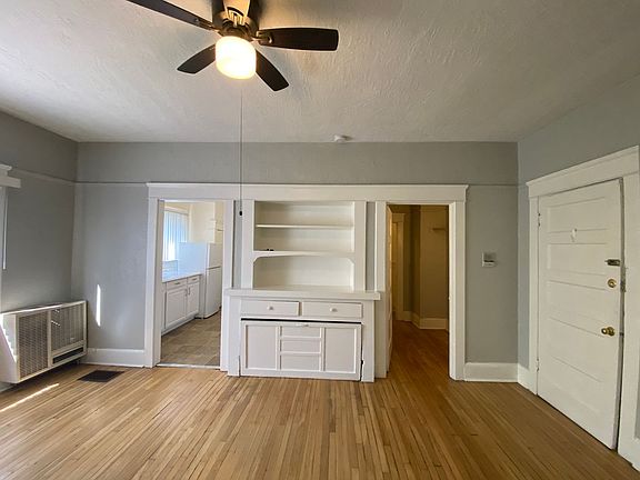 4th image of 630 W Washington St APT 4