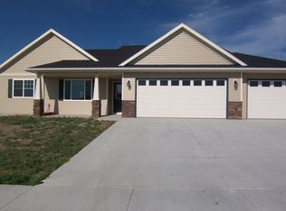 912 Crystal Ridge Rd, Brookings, SD 57006