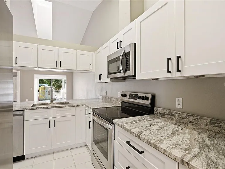 406 S Bayview Blvd #1 — Photo 16