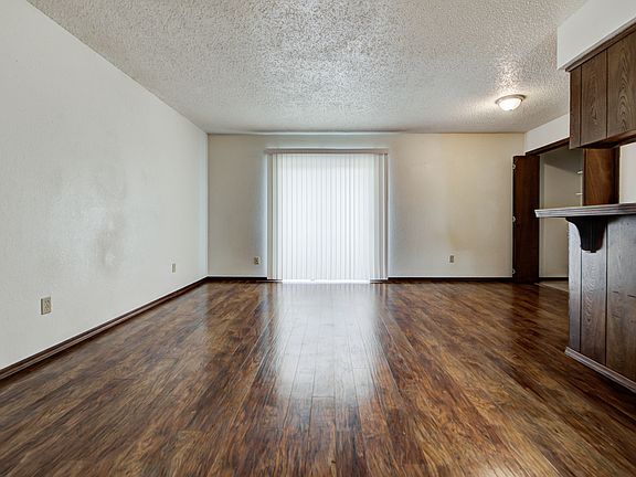 4th image of 1315 Glen Oaks Ct APT 4