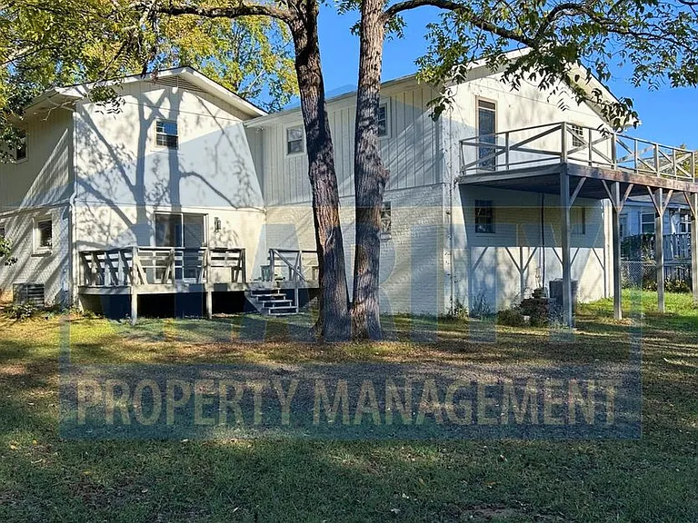 912 Fairmont Ave NW — Photo 6