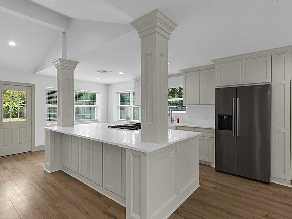 5th image of 5202 Moonshadows Dr