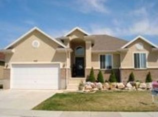 1163 Banbury Dr, Syracuse, UT 84075