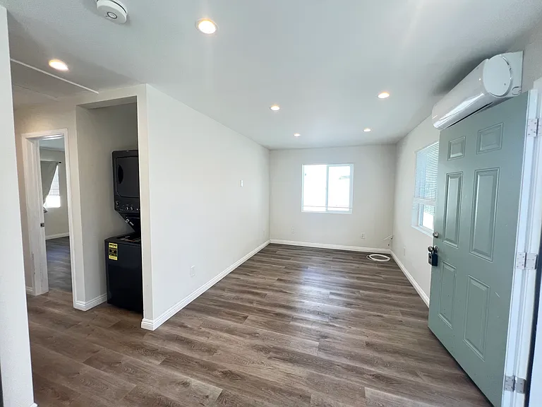 1141 Tobias Dr — Photo 5