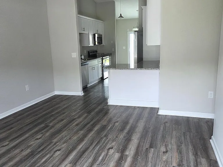 1253 Masters Ln #B — Photo 3