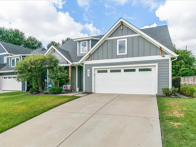 809 Meadow Bend Loop S — Photo 3