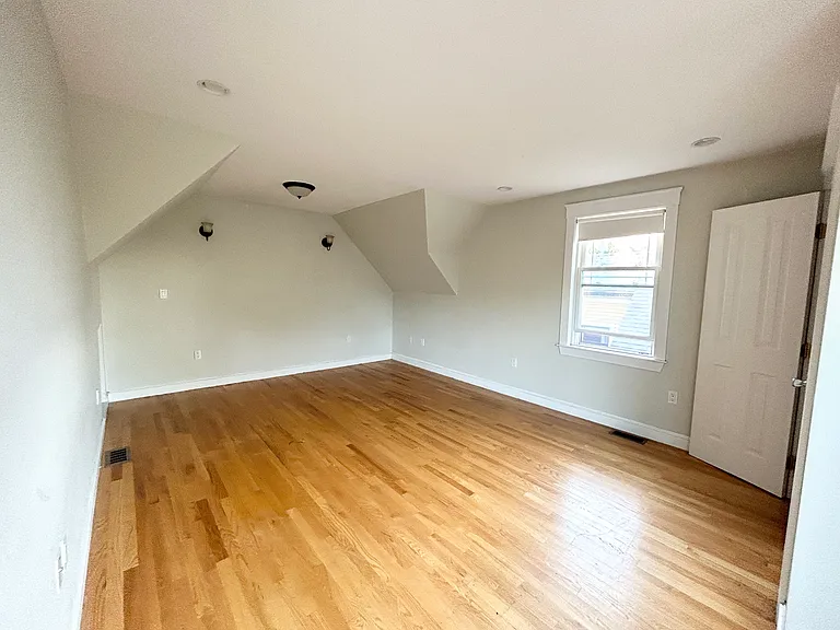 29 Iroquois St #1 — Photo 8