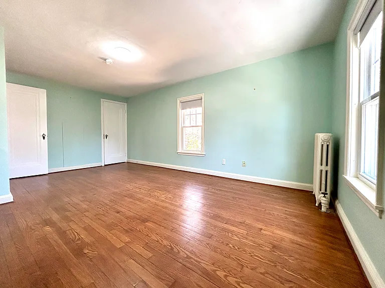 32 Wamsutta Ave — Photo 11