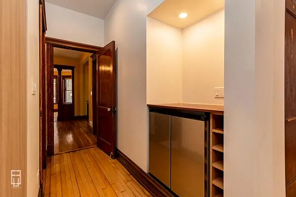2107 N Spaulding Ave — Photo 10