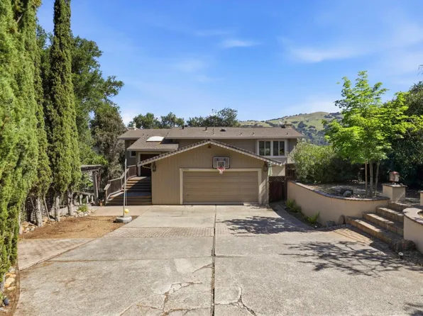 17200 Copper Hill Dr, Morgan Hill, CA 95037
