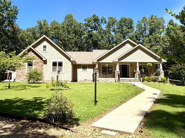 104 Bottom Dr, Monterey, TN 38574