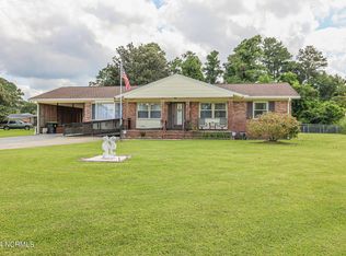 102 Yorkshire Dr, Jacksonville, NC 28546