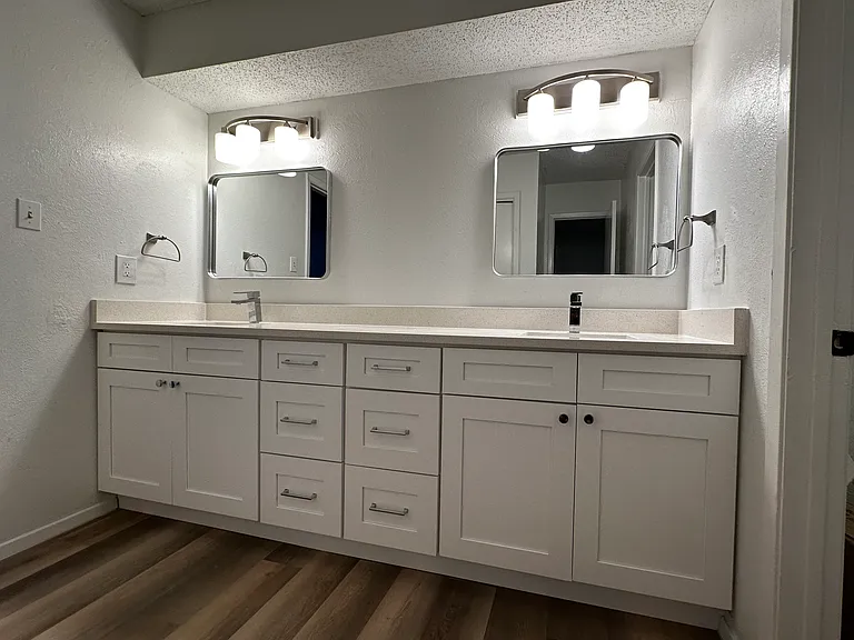 Two sinks!