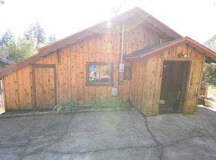 541 E 6th St, Coquille, OR